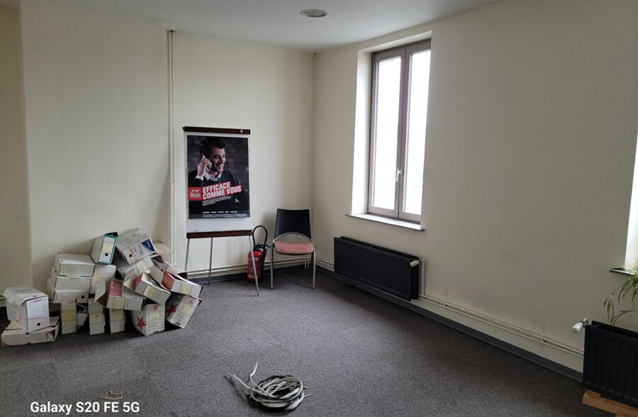 local commercial ou à usage de bureau