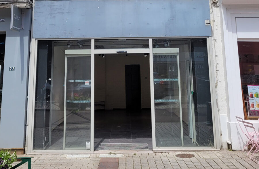 Local commercial 102 m²