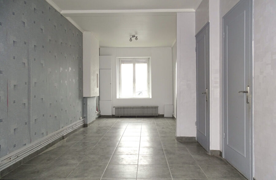 SECTEUR CALME MAISON DE VILLE RENOVEE 3 CHAMBRES ET COUR