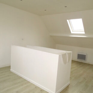 SECTEUR CALME MAISON DE VILLE RENOVEE 3 CHAMBRES ET COUR