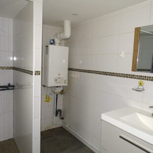 SECTEUR CALME MAISON DE VILLE RENOVEE 3 CHAMBRES ET COUR