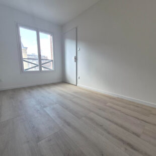 LILLE VAUBAN / CATHO: Type 2 rénové en étage élevé