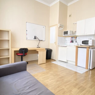 REPUBLIQUE STUDIO  AVEC CAVE