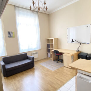 REPUBLIQUE STUDIO  AVEC CAVE