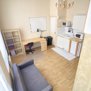 REPUBLIQUE STUDIO  AVEC CAVE