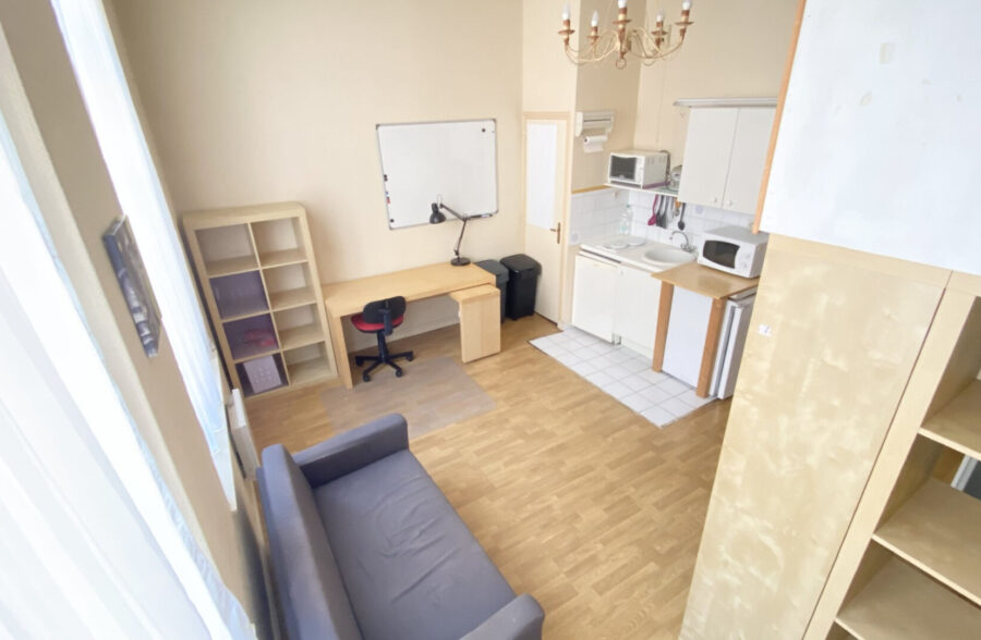 REPUBLIQUE STUDIO  AVEC CAVE