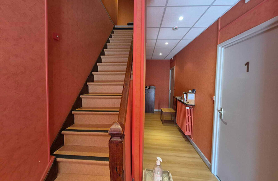 IMMEUBLE 275.49m² + APPARTEMENT INDÉPENDANT 91,59 m²