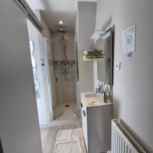 IMMEUBLE 275.49m² + APPARTEMENT INDÉPENDANT 91,59 m²