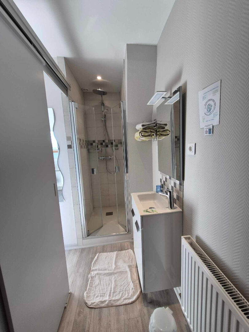 IMMEUBLE 275.49m² + APPARTEMENT INDÉPENDANT 91,59 m²