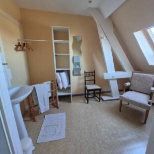 IMMEUBLE 275.49m² + APPARTEMENT INDÉPENDANT 91,59 m²