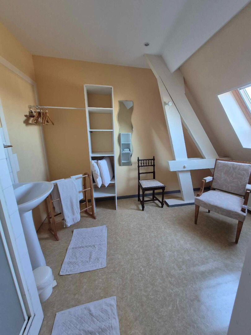 IMMEUBLE 275.49m² + APPARTEMENT INDÉPENDANT 91,59 m²