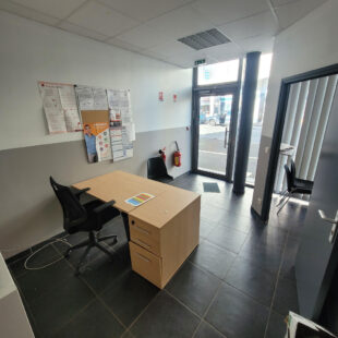 Local commercial Douai 1 pièce(s) 045 m2