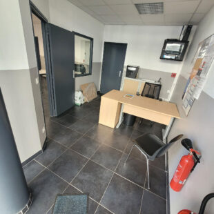Local commercial Douai 1 pièce(s) 045 m2