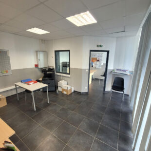 Local commercial Douai 1 pièce(s) 045 m2