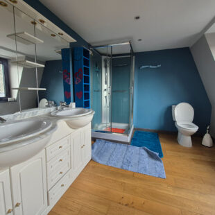 Maison162m² avec 3 suites parentales, coin paisible.