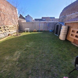 Immeuble comprenant 4 logements et un local commercial