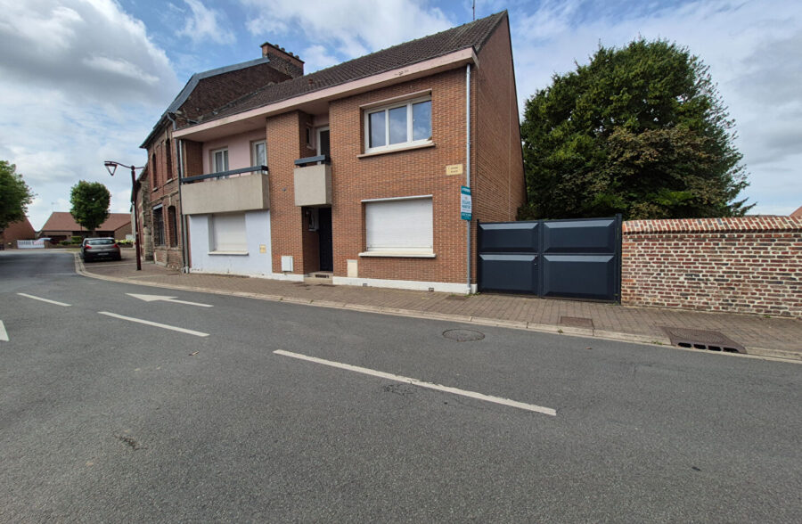 MAISON FAMILIALE  SUR PARCELLE DE  4925m² !