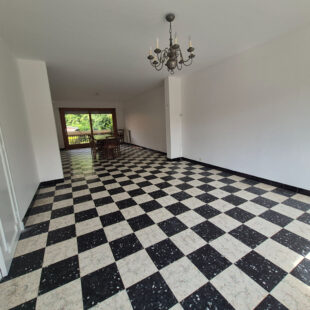 MAISON FAMILIALE  SUR PARCELLE DE  4925m² !