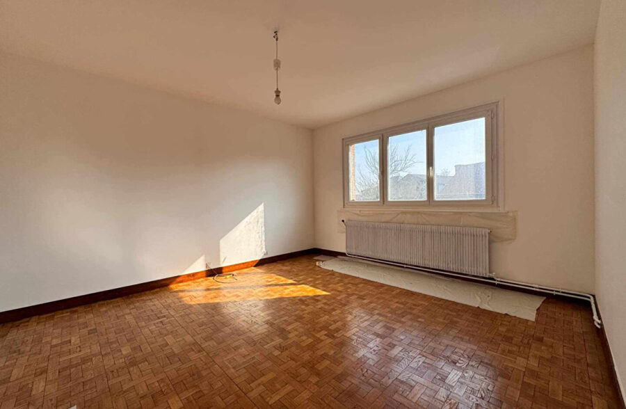 MAISON FAMILIALE  SUR PARCELLE DE  4925m² !