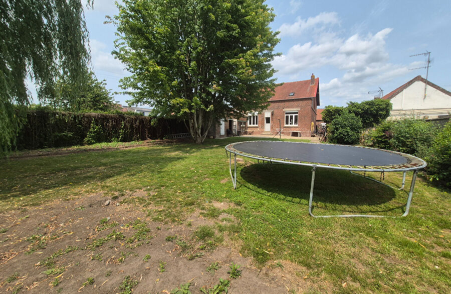 Maison individuelle avec  jardin et verger