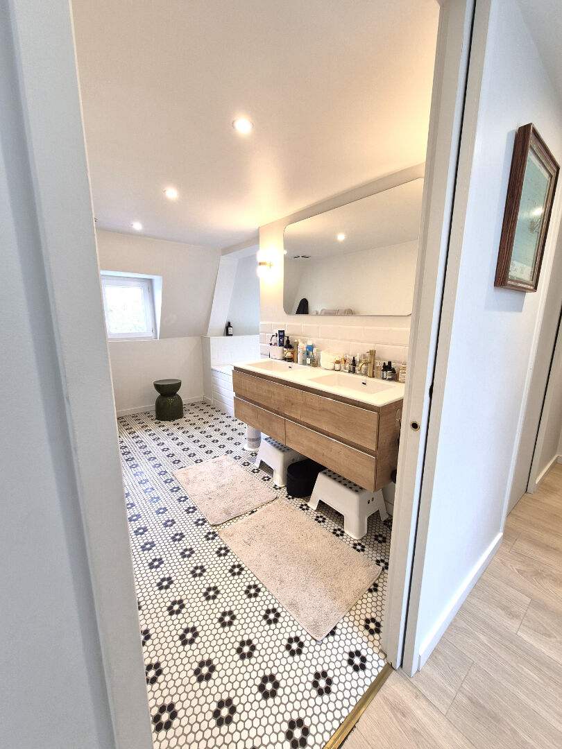 Maison Cambrai 12 pièce(s) 275 m2 &nbsp;Sous compromis&nbsp;