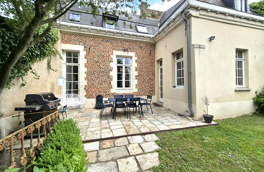 Maison Cambrai 12 pièce(s) 275 m2 &nbsp;Sous compromis&nbsp;
