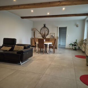 Individuelle semi plain pied 3 chambres bureau et grange