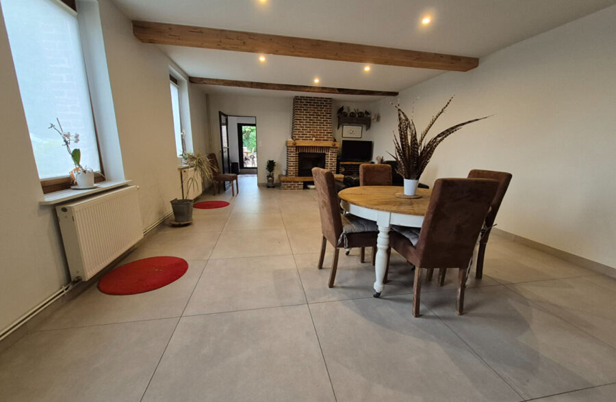 Individuelle semi plain pied 3 chambres bureau et grange