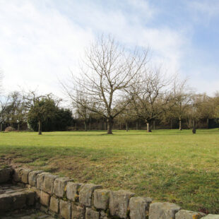 Individuelle semi plain pied 3 chambres bureau et grange