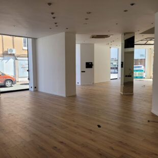 Local commercial Lens 270 m2