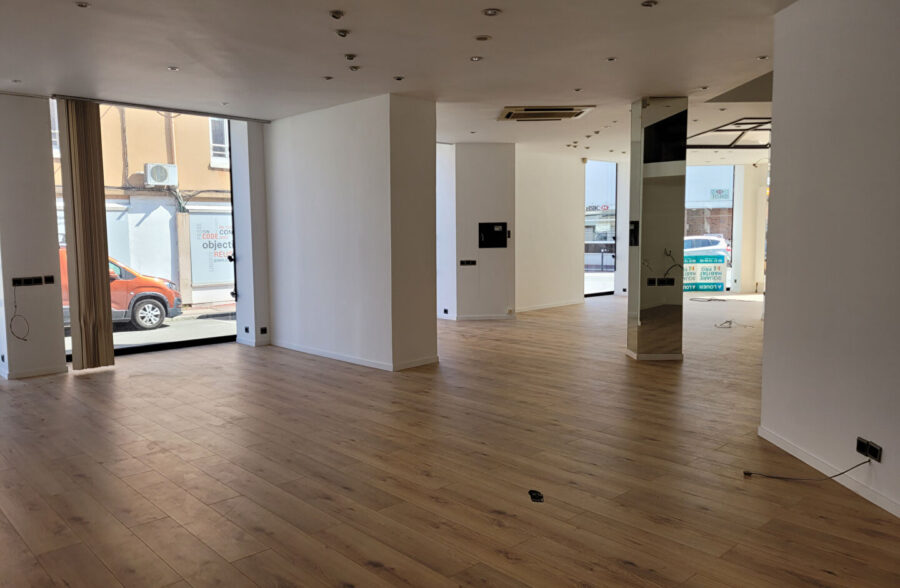 Local commercial Lens 270 m2
