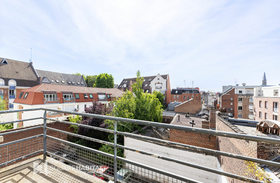 LILLE VAUBAN – NATIONALE: T3 + balcon +cave et parking &nbsp;Sous offre&nbsp;