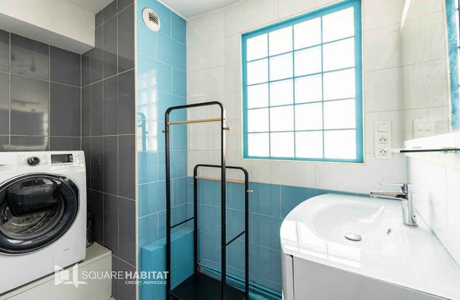 LILLE VAUBAN – NATIONALE: T3 + balcon +cave et parking &nbsp;Sous offre&nbsp;