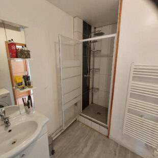 Appartement  60 m² et local  commercial