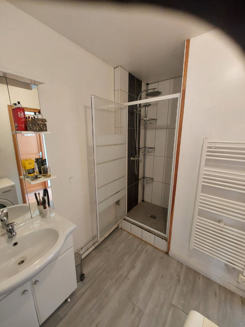 Appartement  60 m² et local  commercial