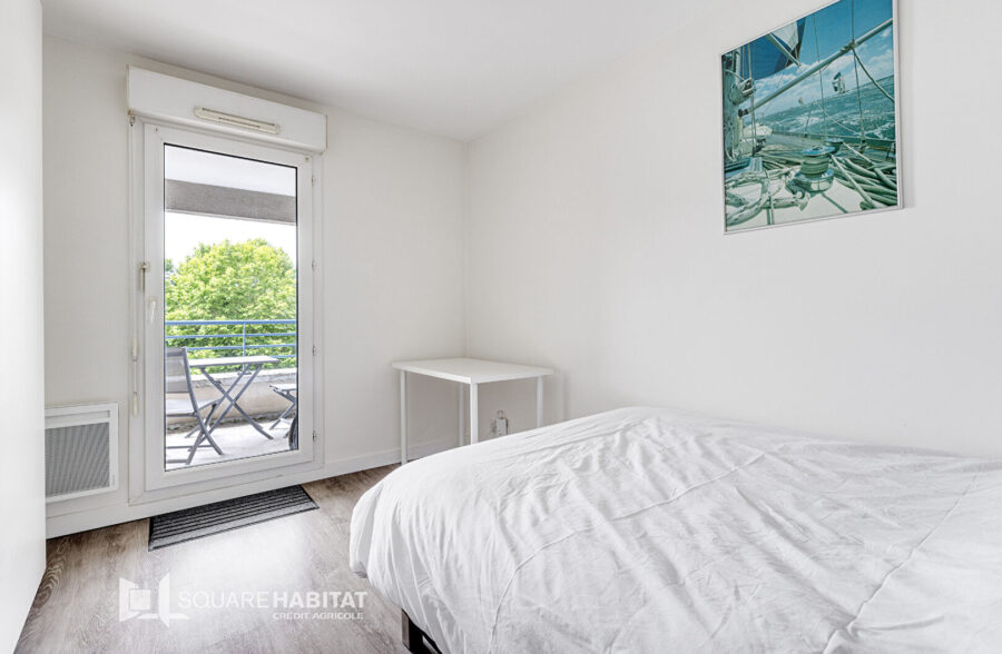 LILLE VAUBAN IESEG : Type 2 de 50m²  rénové avec terrasse et place de parking