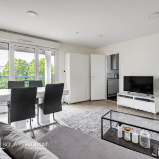 LILLE VAUBAN IESEG : Type 2 de 50m²  rénové avec terrasse et place de parking