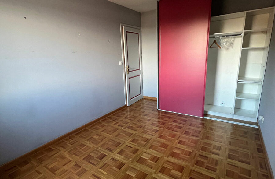 Croix Barbieux, appartement  2 chambres, terrasse, parking, garage