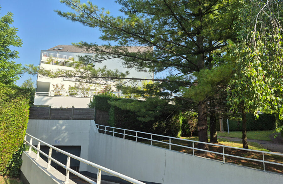 Croix Barbieux, appartement  2 chambres, terrasse, parking, garage