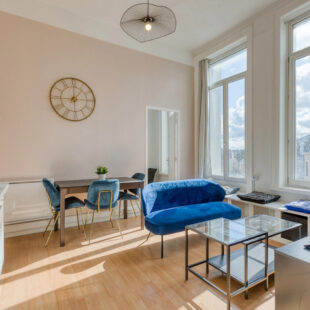 Appartement T4  à vendre !!Coeur de la ville en face de la mairie !!