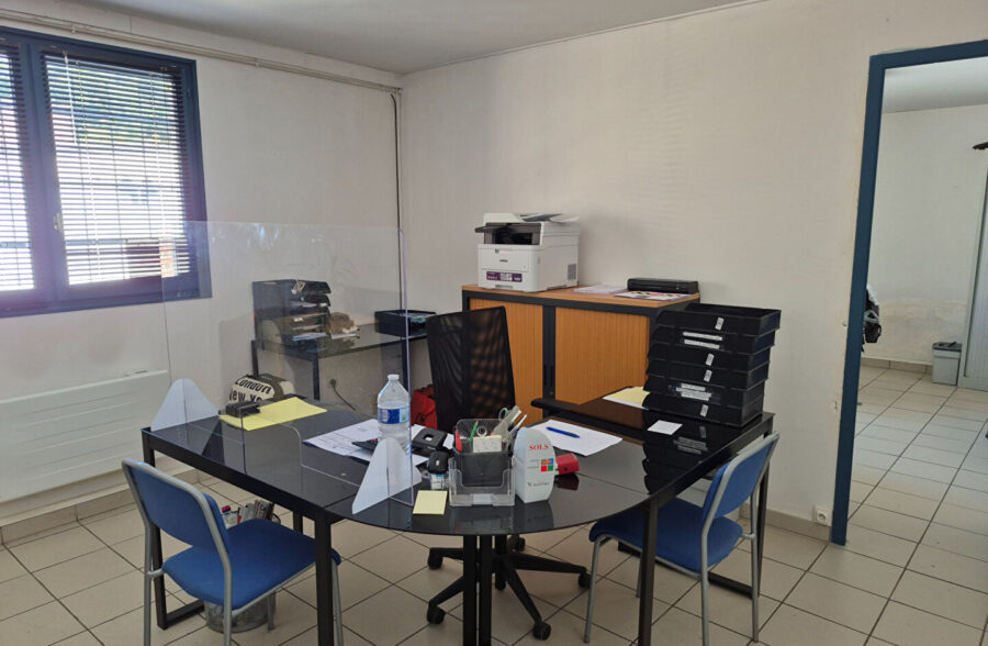 Entrepot avec bureaux proche cambrai