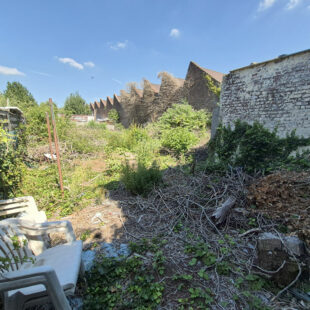 À Vendre : Spacieuse Maison 175m² 7 chambres 400m² de terrain sur Roubaix à la Limite de Wattrelos. 180 000€ FAI !!!