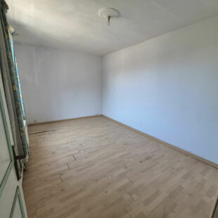 À Vendre : Spacieuse Maison 175m² 7 chambres 400m² de terrain sur Roubaix à la Limite de Wattrelos. 180 000€ FAI !!!