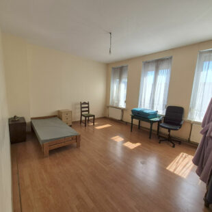 À Vendre : Spacieuse Maison 175m² 7 chambres 400m² de terrain sur Roubaix à la Limite de Wattrelos. 180 000€ FAI !!!