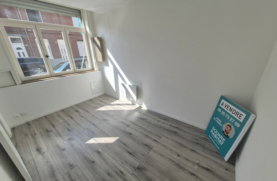 À Vendre : Maison Entièrement Rénovée en 2024 à Roubaix, accès PMR 3 chambre + bureau+ 2 SDB + extérieur, 146 000€ FAI !!!
