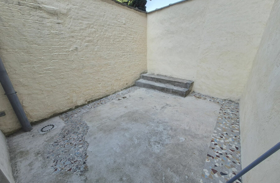 À Vendre : Maison Entièrement Rénovée en 2024 à Roubaix, accès PMR 3 chambre + bureau+ 2 SDB + extérieur, 146 000€ FAI !!!