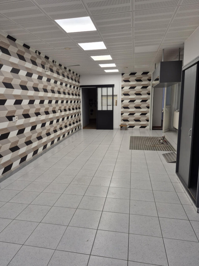 Immeuble Local Commercial avec Appartement Loué