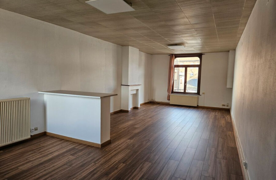 Immeuble Local Commercial avec Appartement Loué