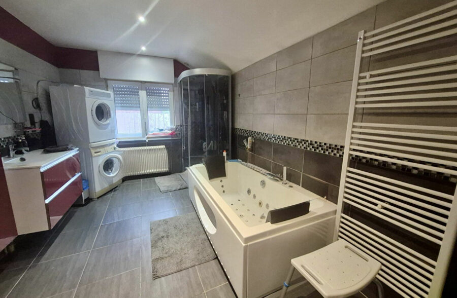 Maison à vendre – Secteur prisé de la Vieille Place