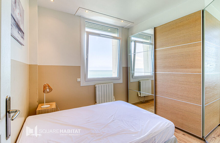 APPARTEMENT FACE MER